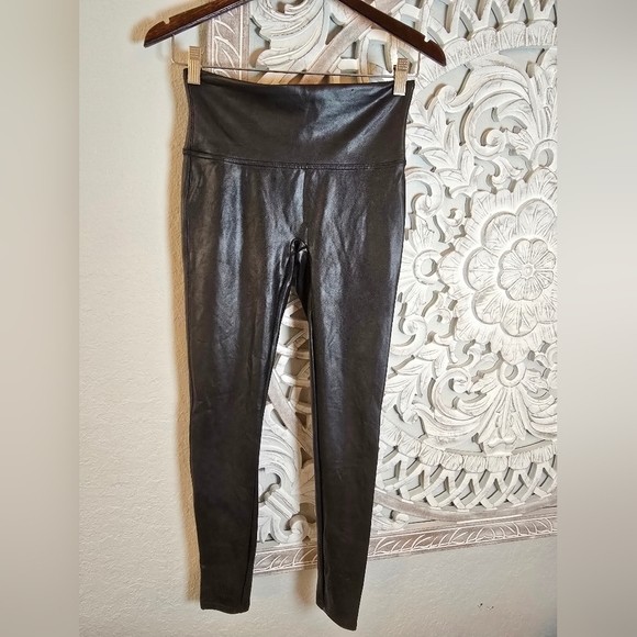 Spanx Women's Black Spanxshape Faux Leather Leggings Size M - Picture 2 of 6